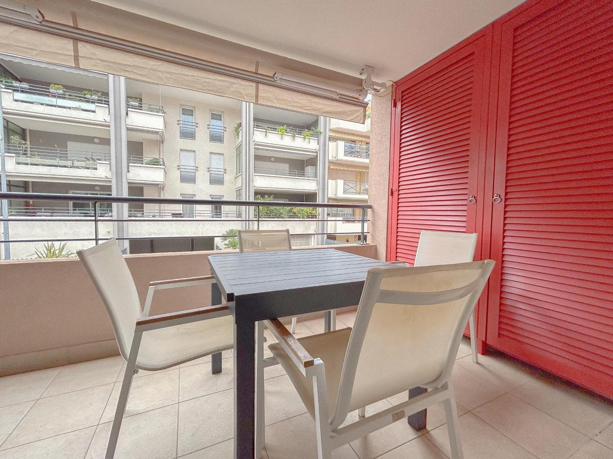 Appartement Centrale A 100 M Des Plages Rue De Provence Saint-Raphaël Dış mekan fotoğraf